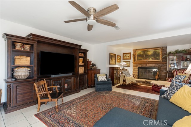 5266 Bluff Street, Norco CA: https://media.crmls.org/medias/7fbe75dd-1d4a-411e-978f-ebf42742bc4f.jpg