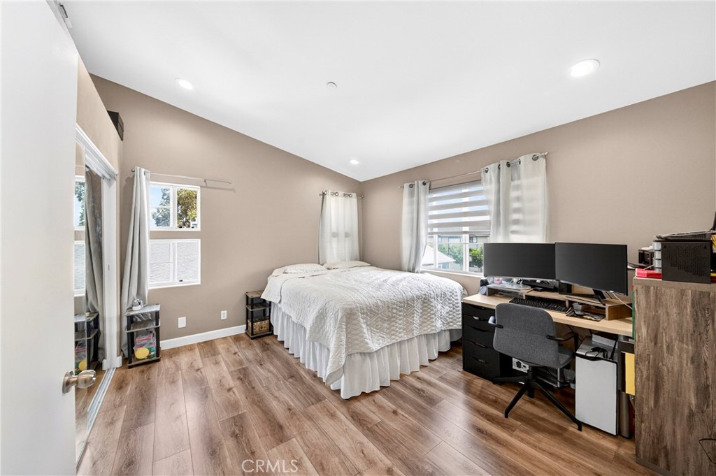 https://media.crmls.org/medias/7fbf2f77-1a6d-41e8-8633-cf31980929d1.jpg?preset=X-Large