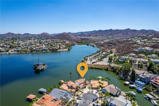 21998 Strawberry Lane, Canyon Lake CA: https://media.crmls.org/medias/7fbf4943-9e7e-46ae-bc80-6099a48f0857.jpg