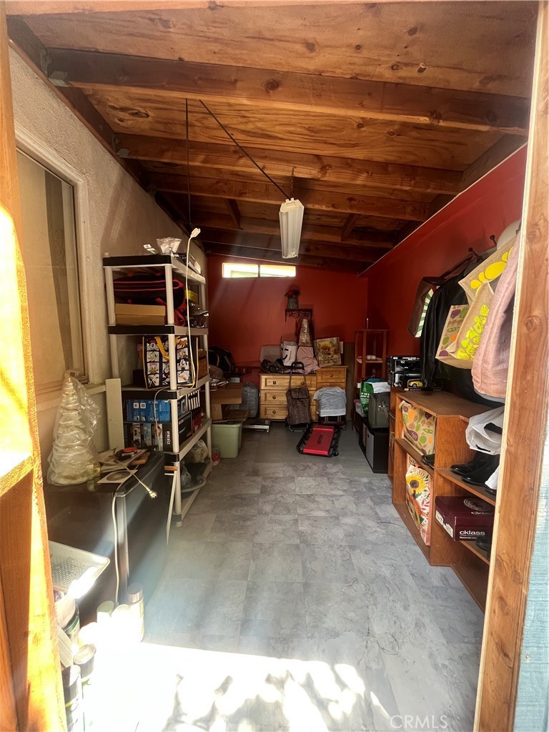 https://media.crmls.org/medias/7fc04f49-0c7b-4f8c-8749-ac912baff20b.jpg?preset=X-Large