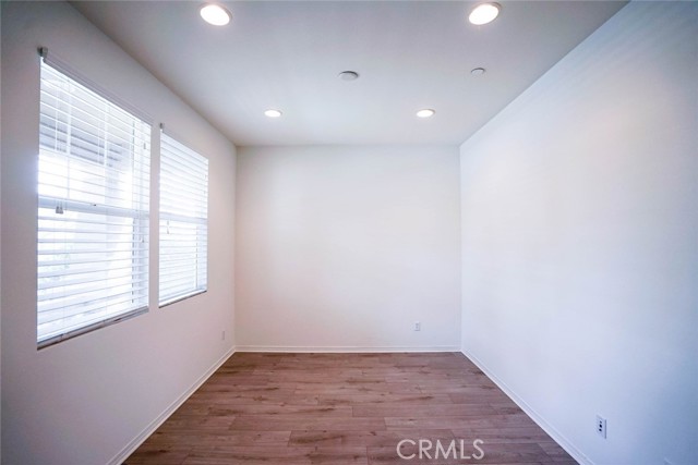 Living room/sitting area