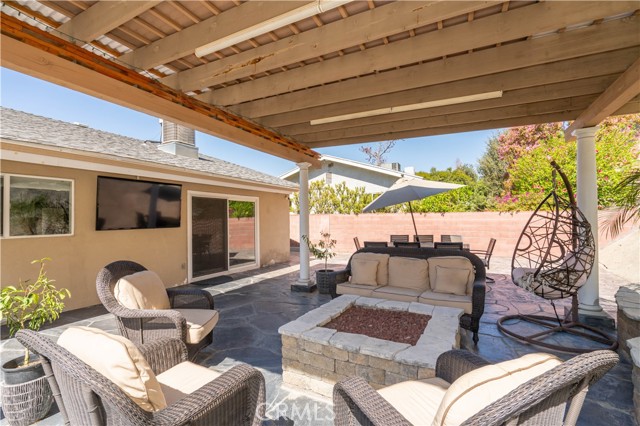 9434 Mclennan Avenue, Northridge CA: https://media.crmls.org/medias/7fc289f1-a27f-4e70-887c-97a345bbea88.jpg