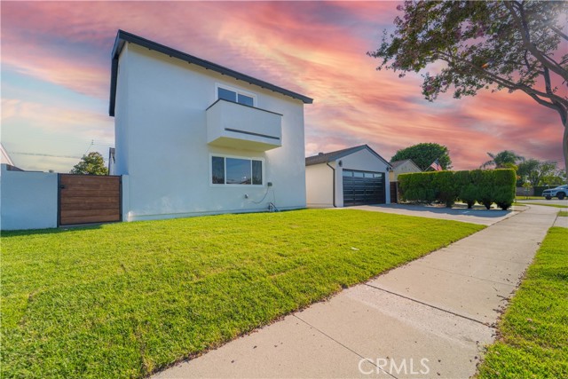 Detail Gallery Image 3 of 57 For 6526 Corinne Cir, Buena Park,  CA 90620 - 5 Beds | 2/1 Baths