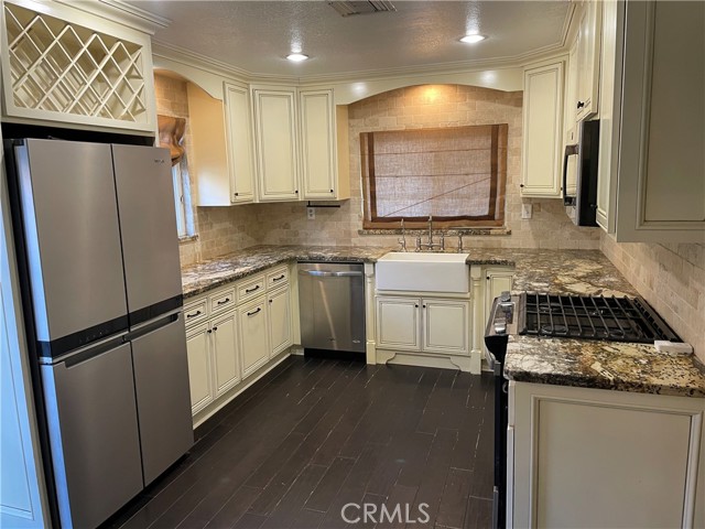 Detail Gallery Image 9 of 28 For 1188 W Cypress Ave, Redlands,  CA 92373 - 2 Beds | 1 Baths