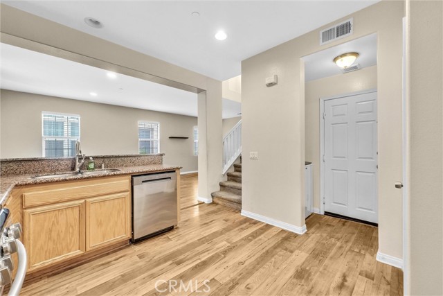 Detail Gallery Image 11 of 29 For 1927 Kenton, Riverside,  CA 92501 - 3 Beds | 2/1 Baths
