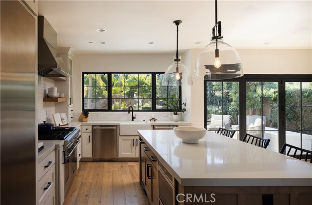 Detail Gallery Image 13 of 48 For 305 W Avenida Gaviota, San Clemente,  CA 92672 - 4 Beds | 4/1 Baths