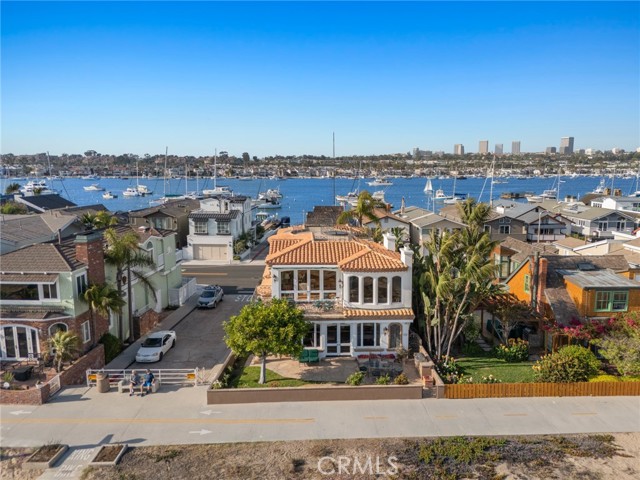 1201 E Balboa Boulevard, Newport Beach CA: https://media.crmls.org/medias/7fc84c14-d56c-4014-9c41-9725390ce0fd.jpg