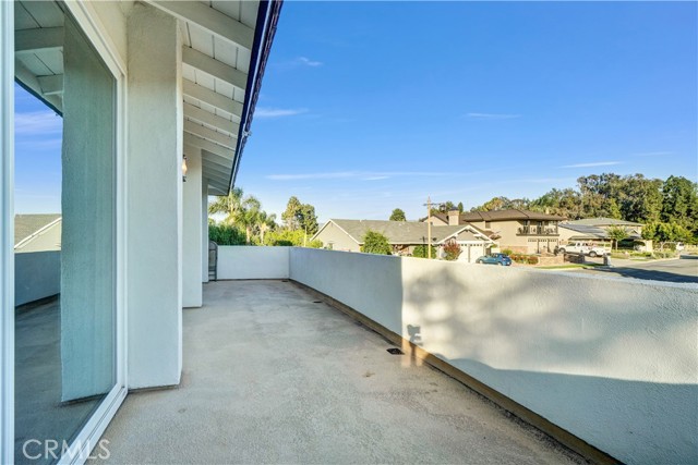 5215 E Rolling Hills Drive, Anaheim Hills CA: https://media.crmls.org/medias/7fc86172-a8b5-4b79-97e6-31f511ae364d.jpg