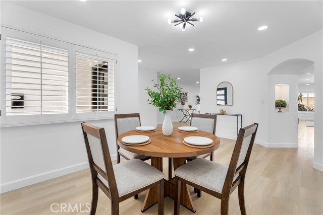 Detail Gallery Image 10 of 40 For 6821 Loyola Dr, Huntington Beach,  CA 92647 - 4 Beds | 2 Baths