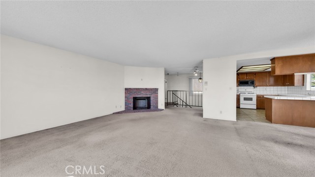 824 W 6th Street, San Pedro CA: https://media.crmls.org/medias/7fc97cf3-29df-4409-b2d2-f60d041344af.jpg