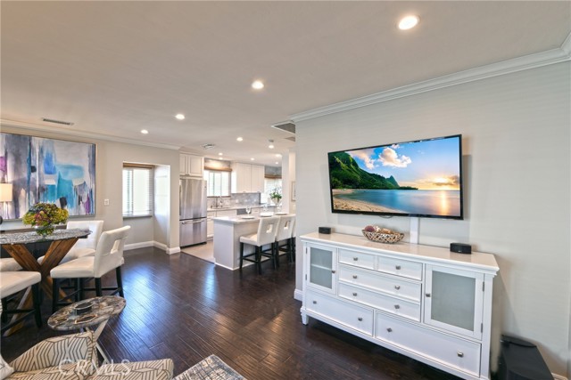 Detail Gallery Image 15 of 51 For 1319 Unit B W Bay Ave #B,  Newport Beach,  CA 92661 - 1 Beds | 1 Baths