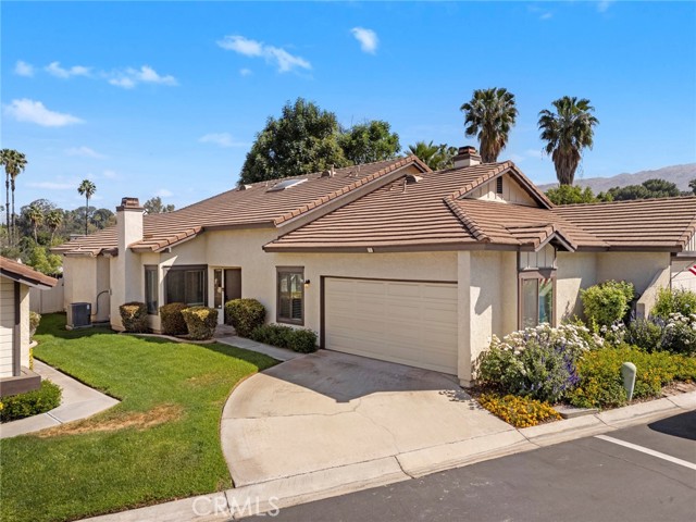 Detail Gallery Image 2 of 44 For 5050 Canyon Crest #7,  Riverside,  CA 92507 - 2 Beds | 2 Baths