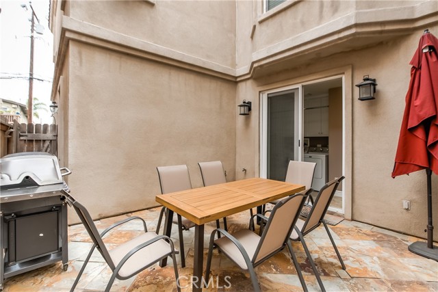 213 Baltimore Avenue, Huntington Beach CA: https://media.crmls.org/medias/7fca5d0a-9b0d-483f-a66c-7e718441a8b7.jpg