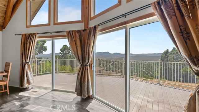Detail Gallery Image 5 of 69 For 19383 Stonegate Rd, Hidden Valley Lake,  CA 95467 - 4 Beds | 3 Baths