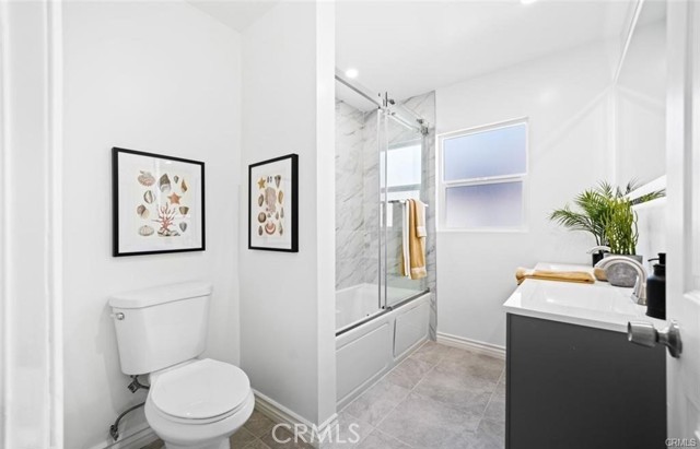 Detail Gallery Image 11 of 13 For 1484 N Clybourn Ave, Burbank,  CA 91505 - 3 Beds | 2 Baths