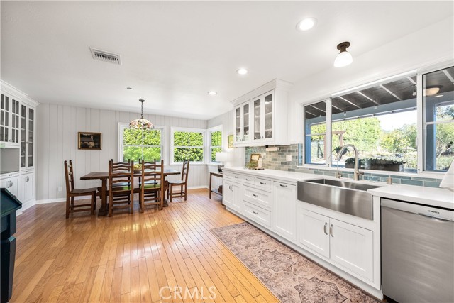 2102 Buena Vista Drive, Camarillo CA: https://media.crmls.org/medias/7fcc0438-5f86-43b8-bc68-d7b00f20dd68.jpg