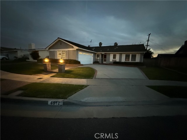 Detail Gallery Image 2 of 49 For 6512 Oxford Dr, Huntington Beach,  CA 92647 - 3 Beds | 2 Baths