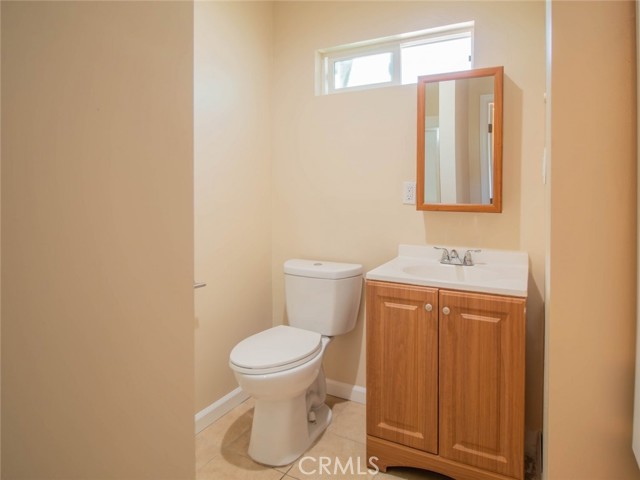 1805 W 35th Street, Los Angeles CA: https://media.crmls.org/medias/7fcd3fda-c97f-4a2f-8cd3-1d265e9a27c0.jpg