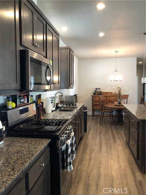 Detail Gallery Image 11 of 34 For 4901 Green River Rd #268,  Corona,  CA 92878 - 4 Beds | 2 Baths