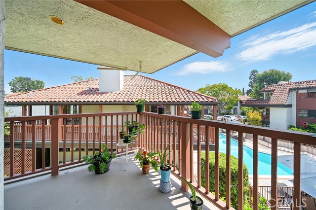 6322 Riviera Cir., Long Beach CA: https://media.crmls.org/medias/7fcf6184-25c0-41aa-8aee-9eda5800fbc4.jpg
