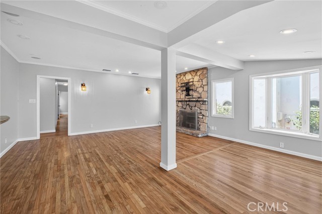 Detail Gallery Image 4 of 27 For 608 35th St, Manhattan Beach,  CA 90266 - 3 Beds | 2 Baths
