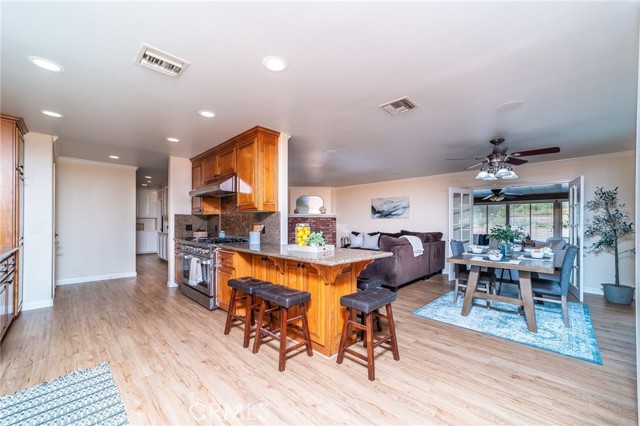 Detail Gallery Image 6 of 39 For 618 Thornhurst Ave, Glendora,  CA 91741 - 4 Beds | 3 Baths