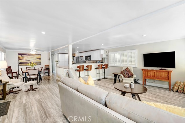 Detail Gallery Image 4 of 15 For 4201 Topanga Canyon Blvd #147,  Woodland Hills,  CA 91364 - 2 Beds | 2 Baths