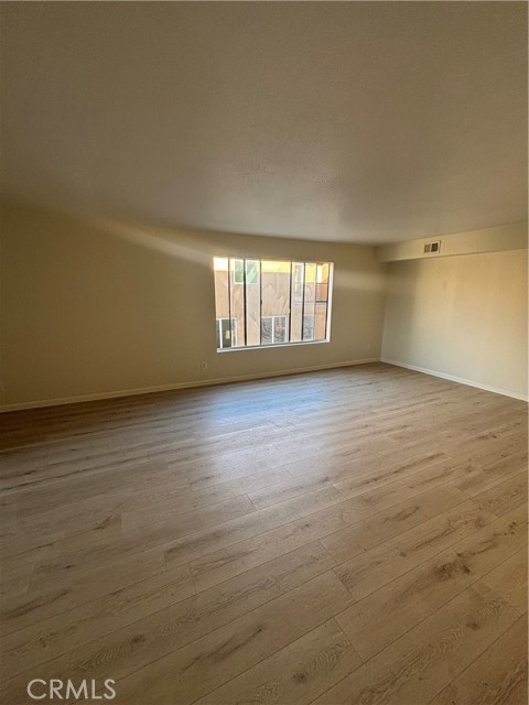 10901 LAUREL CNY BLVD #209, San Fernando CA: https://media.crmls.org/medias/7fd14b1a-4b59-47d7-920a-37172d3eff9a.jpg
