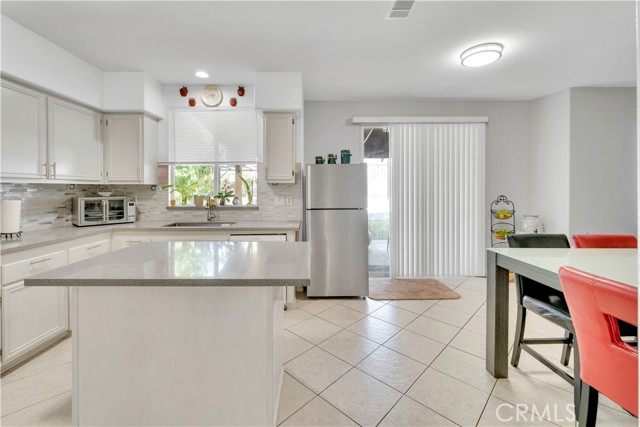 1335 Exeter Court, San Jacinto CA: https://media.crmls.org/medias/7fd16b78-6bf2-4556-8b12-791c8344992c.jpg