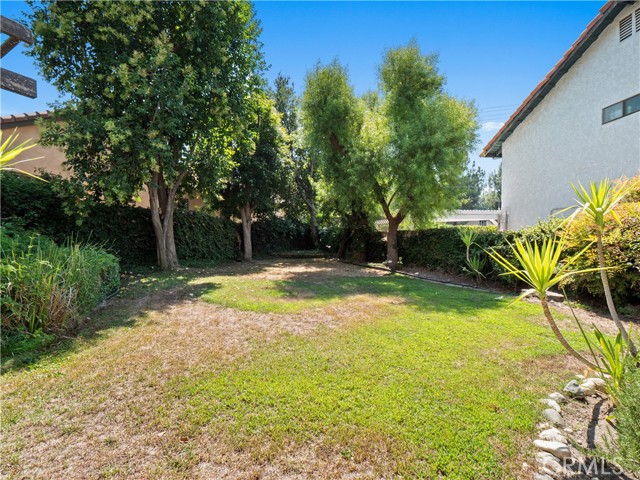 24540 Acorn Court, Newhall CA: https://media.crmls.org/medias/7fd1c1b4-9eb2-420e-a82d-cec468db4d5b.jpg