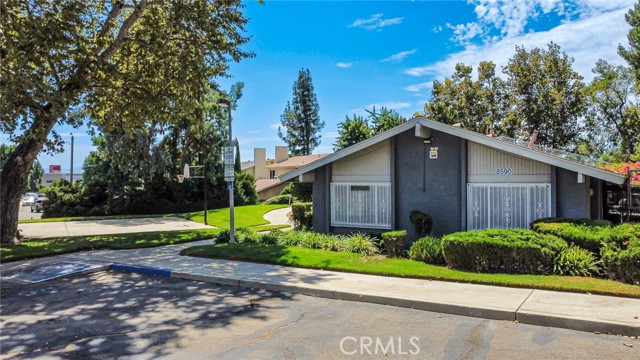 8530 Willow Drive, Rancho Cucamonga CA: https://media.crmls.org/medias/7fd20b61-83bd-4845-a7ad-eb4816bcab57.jpg