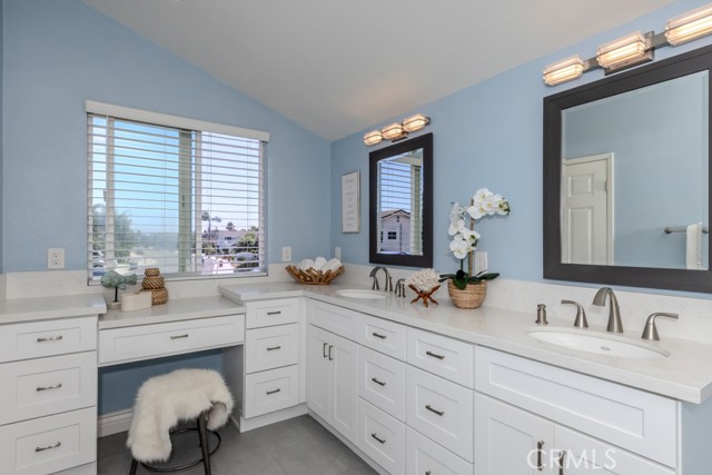 8421 Deepcliff Dr., Huntington Beach CA: https://media.crmls.org/medias/7fd27892-a8a8-4573-8d51-4648d3e9b972.jpg