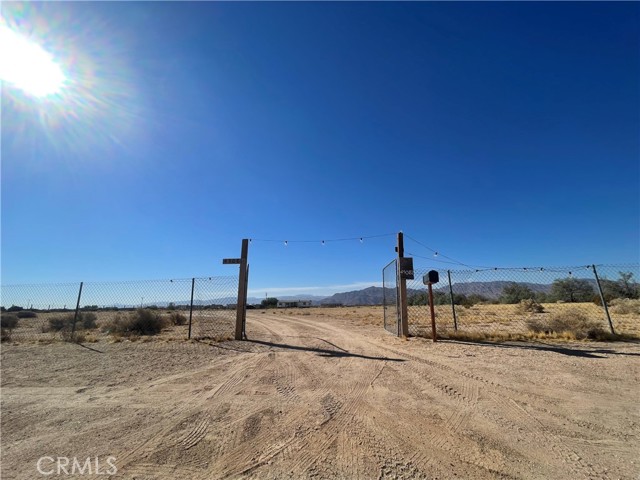 Detail Gallery Image 5 of 34 For 45081 Mendocino Rd, Newberry Springs,  CA 92365 - 5 Beds | 3 Baths