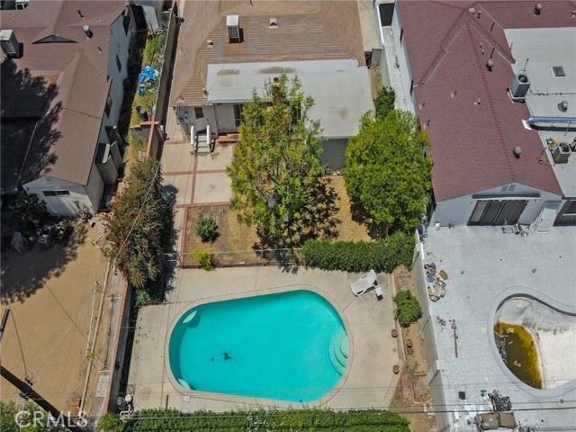Detail Gallery Image 3 of 32 For 9952 Noble Ave, –,  CA 91345 - 4 Beds | 2 Baths
