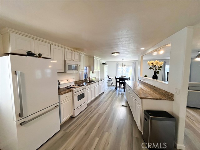 17700 Avalon Boulevard, Carson CA: https://media.crmls.org/medias/7fd345f2-ce33-4223-b251-50bfd4c3a44c.jpg
