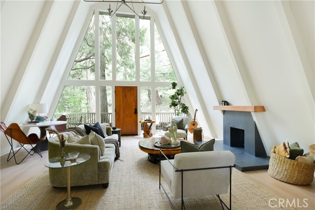 27824 Fern Dell Road, Lake Arrowhead CA: https://media.crmls.org/medias/7fd3efa8-b3c7-4fe8-9916-d7777412f2cf.jpg