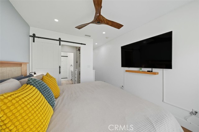 5357 122nd St, Hawthorne CA: https://media.crmls.org/medias/7fd44270-9e6e-4085-b3ac-e4efe8e37681.jpg