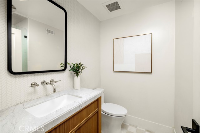 Detail Gallery Image 22 of 25 For 1933 Port Bristol Cir, Newport Beach,  CA 92660 - 5 Beds | 3 Baths