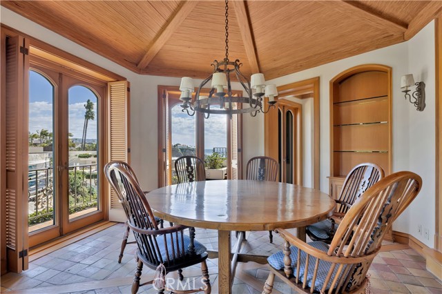 Detail Gallery Image 34 of 39 For 154 Emerald, Laguna Beach,  CA 92651 - 6 Beds | 7/2 Baths