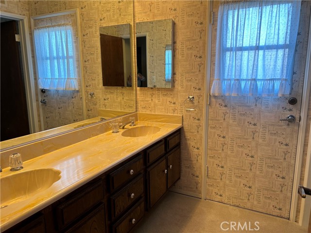 Detail Gallery Image 31 of 39 For 14676 Deervale Pl, Sherman Oaks,  CA 91403 - 4 Beds | 3 Baths