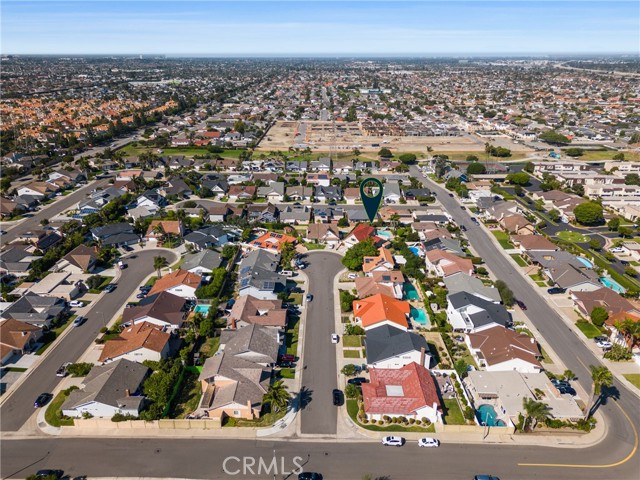 Tucked away in a quiet cul-de-sac in the Huntington Showcase community!