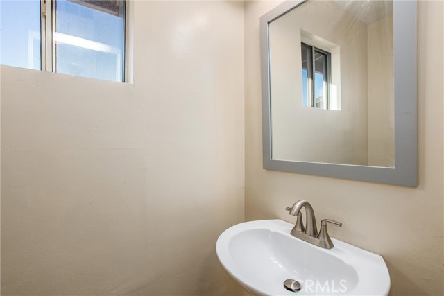 Detail Gallery Image 11 of 27 For 34816 Shasta St, Yucaipa,  CA 92399 - 2 Beds | 1/1 Baths