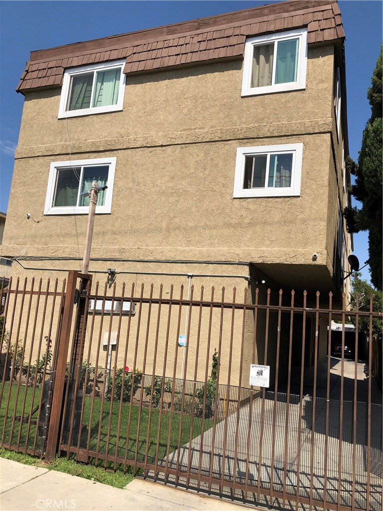 12924 Roselle Avenue