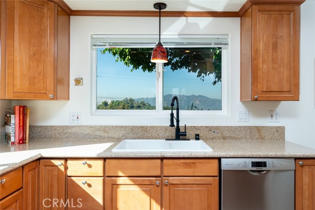 Detail Gallery Image 18 of 58 For 1404 Corona Dr, Glendale,  CA 91205 - 4 Beds | 2/1 Baths