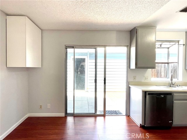 Detail Gallery Image 5 of 24 For 285 E Villa St #4,  Pasadena,  CA 91101 - 2 Beds | 2 Baths