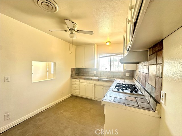 1185 Sapphire Place, Hemet CA: https://media.crmls.org/medias/7fd6f5c1-bfae-432c-aec0-1a9bf9ffa3a0.jpg
