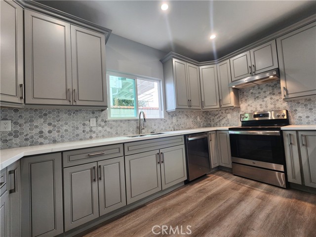 Detail Gallery Image 6 of 59 For 6227 Orion, Van Nuys,  CA 91411 - 3 Beds | 2 Baths