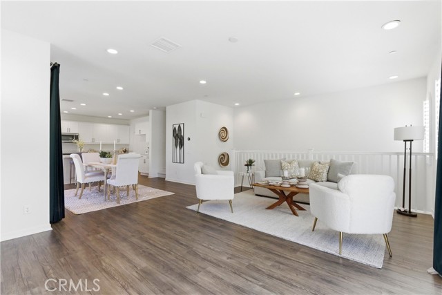 Detail Gallery Image 7 of 33 For 600 Shadowbrook, Lake Forest,  CA 92610 - 4 Beds | 3/1 Baths