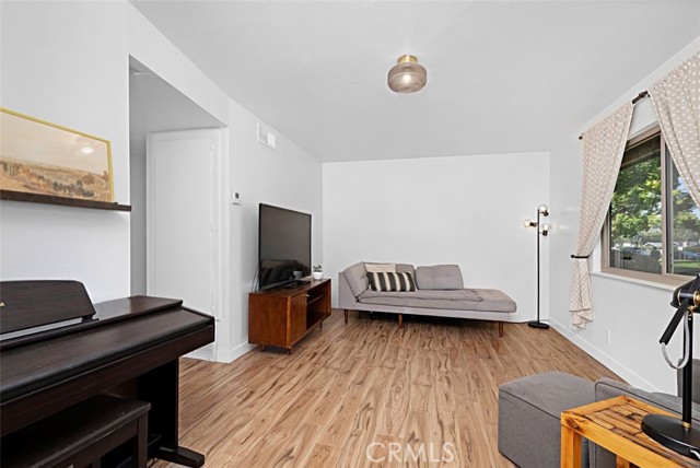 10544 White Oak Drive, Riverside CA: https://media.crmls.org/medias/7fd77444-8d1a-4337-989b-9c7f25e95f47.jpg