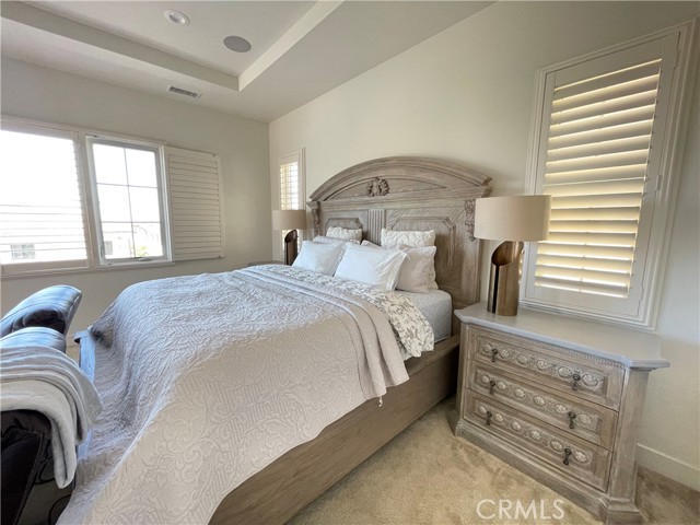 Detail Gallery Image 9 of 24 For 52 Kite, Irvine,  CA 92618 - 6 Beds | 6/1 Baths